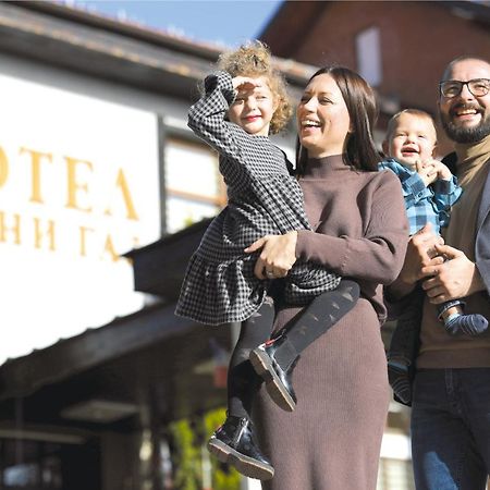 Hotel Ravni Gaj Knic Zewnętrze zdjęcie