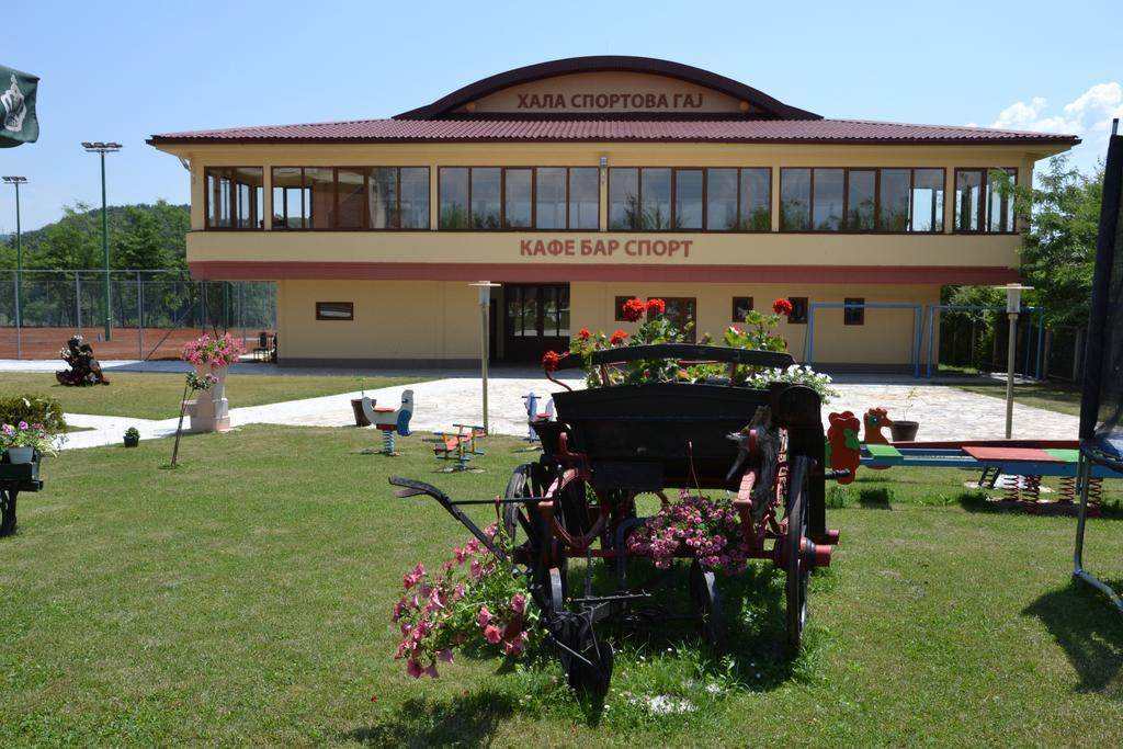 Hotel Ravni Gaj Knic Zewnętrze zdjęcie