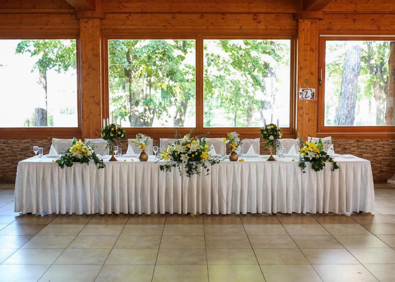 Hotel Ravni Gaj Knic Zewnętrze zdjęcie