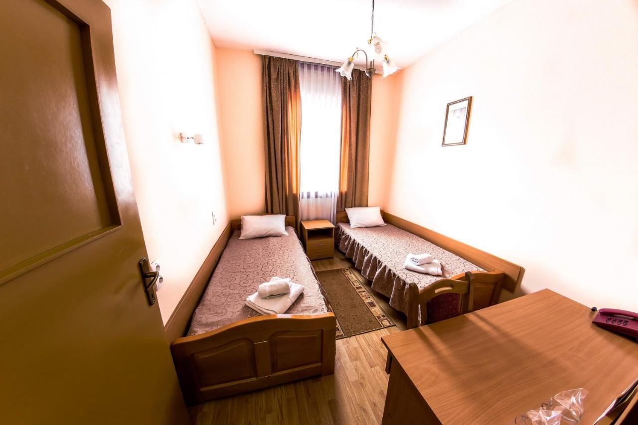 Hotel Ravni Gaj Knic Zewnętrze zdjęcie