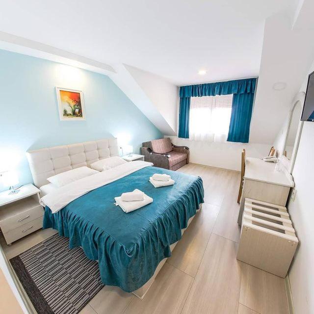 Hotel Ravni Gaj Knic Zewnętrze zdjęcie
