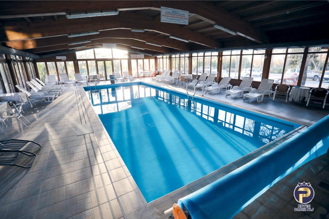 Hotel Ravni Gaj Knic Zewnętrze zdjęcie