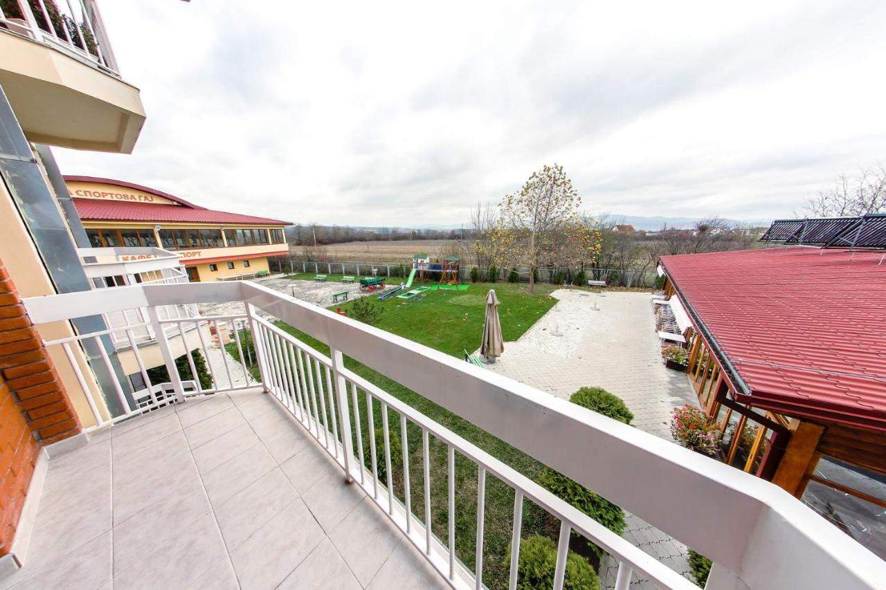 Hotel Ravni Gaj Knic Zewnętrze zdjęcie